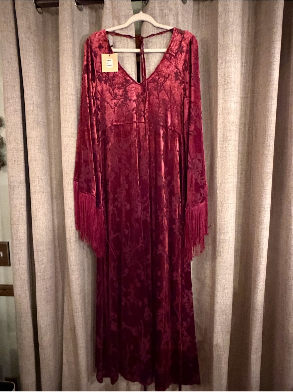 2. Smak Parlour Raspberry Velvet Burnout Fringe Sleeve Stevie
Maxi Dress size XL - Picture 6 of 13
